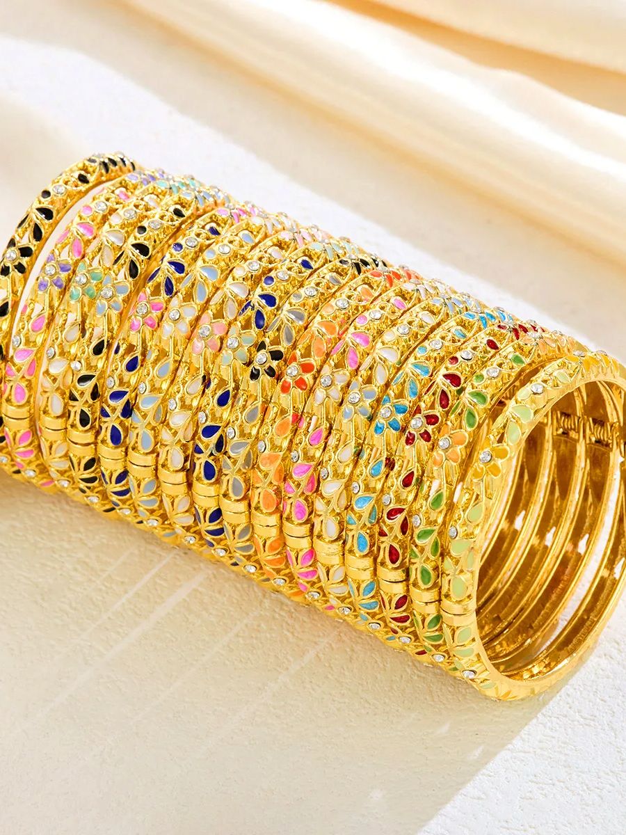 Ethnic Fashion In Dubai - ขายส่งกำไลข้อมือเคลือบสีสันสดใสสไตล์ดูไบยอดนิยมสำหรับผู้หญิง ลายวินเทจแบบชาติพันธุ์ สีทอง กำไลหนา เครื่องประดับราคาถูก 5/10/20
