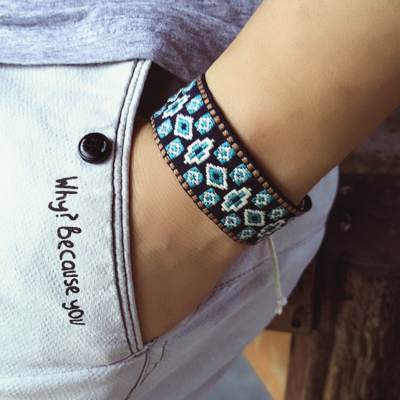 แฟชั่นสไตล์ชาติพันธุ์สร้อยข้อม - Ethnic Fashion Brand บทวิจารณ์และราคา