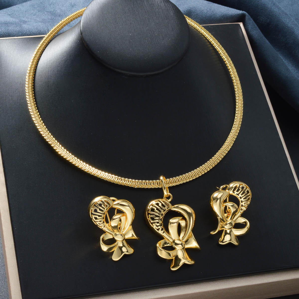 ชุดเครื่องประดับชุบทอง 18K สำห - Ethnic Fashion In Dubai บทวิจารณ์และราคา